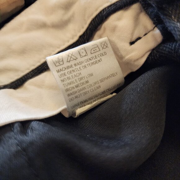 Fox Pinstripe Bermuda Shorts – Size 5 Y2K Career Grunge Style - Picture 10 of 10